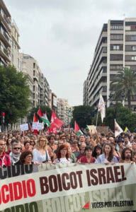 14-Jun-2025 Decenas de Miles de voces marcharon desde la Plaza de Toros hasta Porta de la Mar en valència